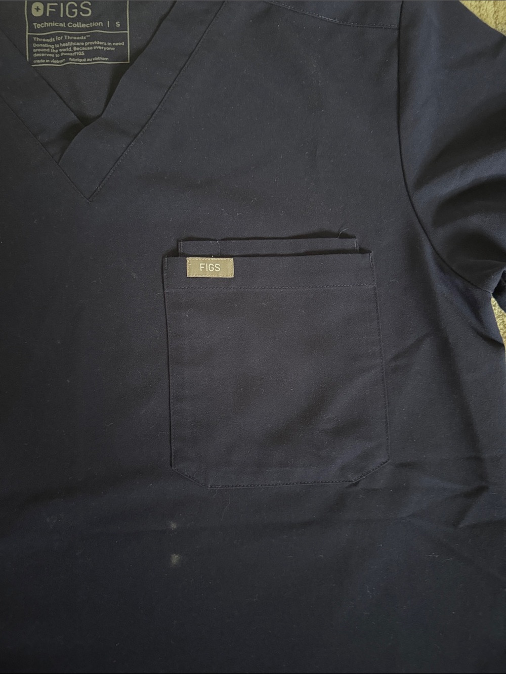 Figs Women’s Navy Scrub Top and Jogger Pants with Cream Drawstrings - Technical - Picture 6 of 16
